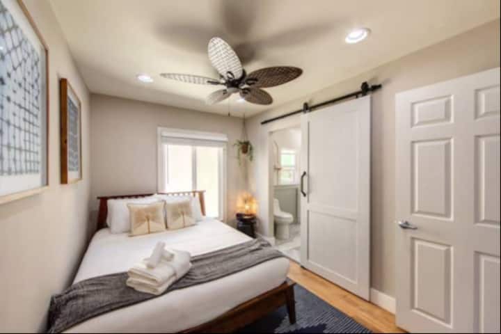 单元4 ：躺在我们的标准双人记忆泡沫床垫上！