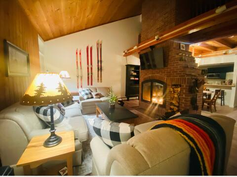 Killington-Pico updated 2 bd/2 ba + loft condo!