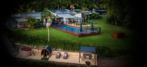 SunnyCornerPastures -Cedar- a couples' retreat