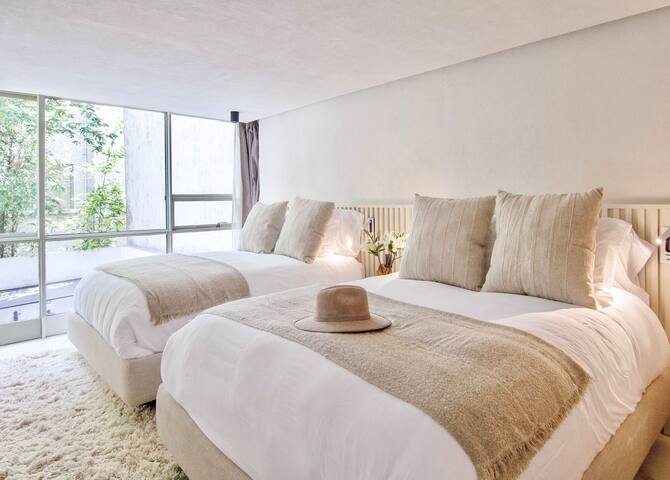 Thoughtfully curated & designed apts Parque México gallery image 3