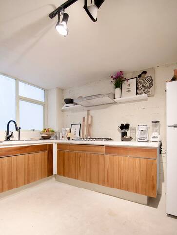 Thoughtfully curated & designed apts Parque México gallery image 4