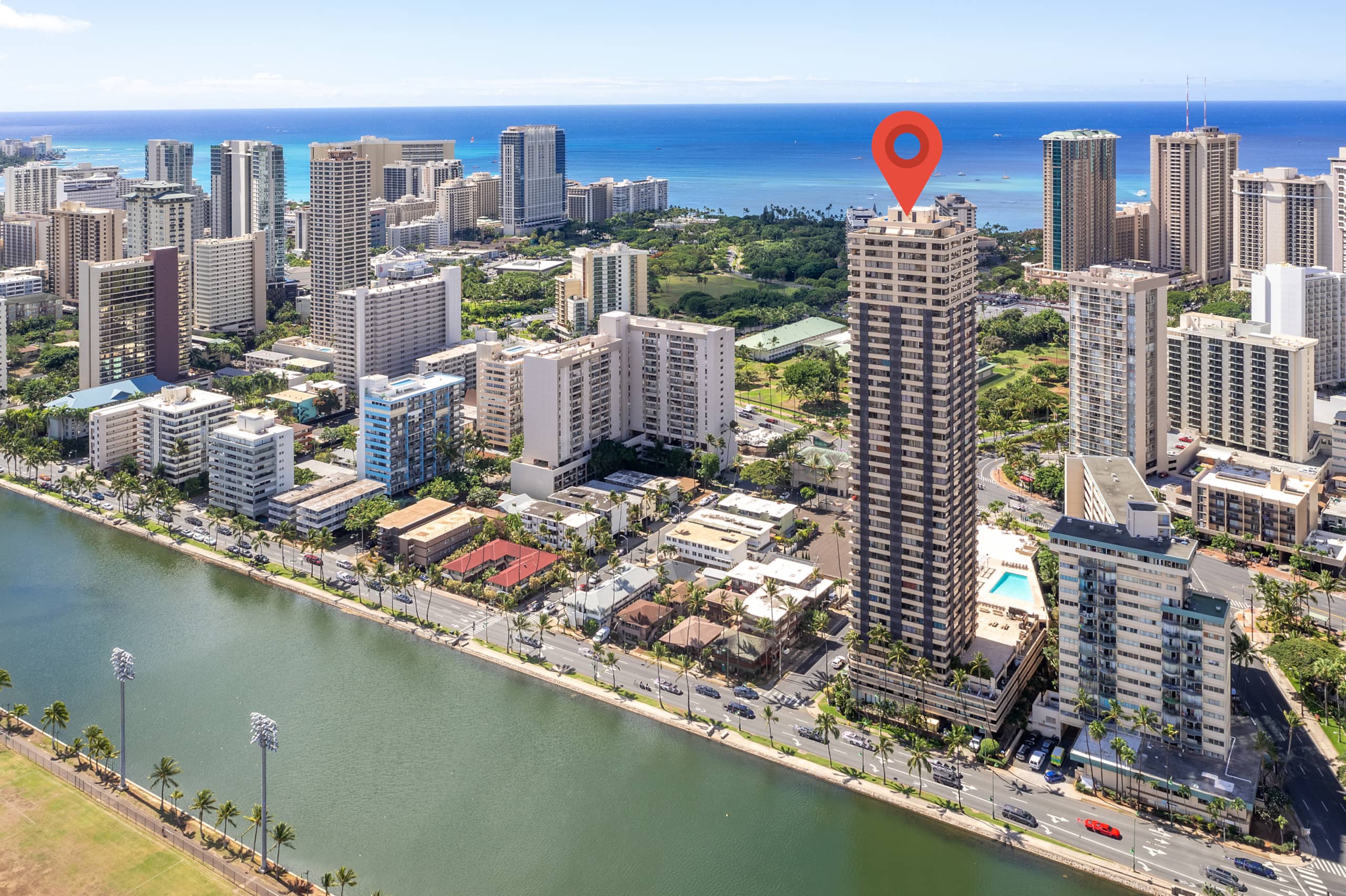 Condo in Honolulu · ★4.79 · Studio · 1 bed · 1 private bath - Image 27