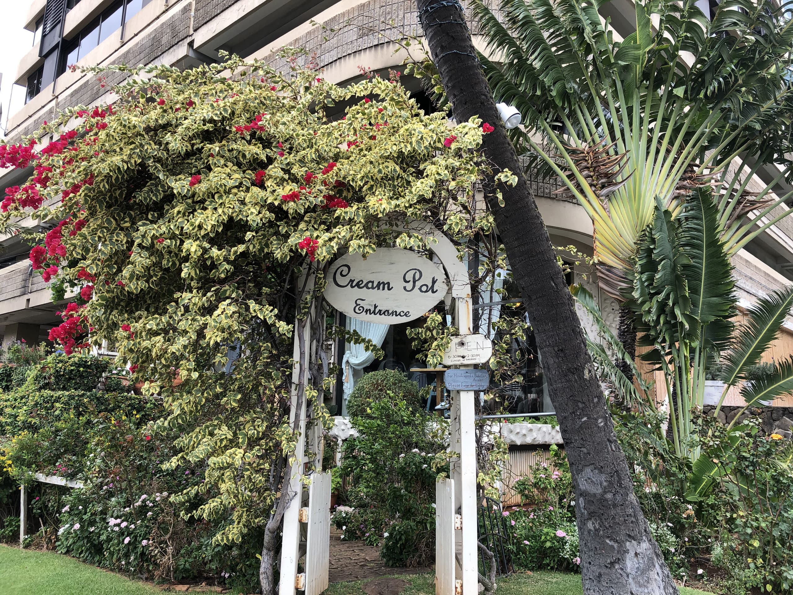 Condo in Honolulu · ★4.79 · Studio · 1 bed · 1 private bath - Image 34