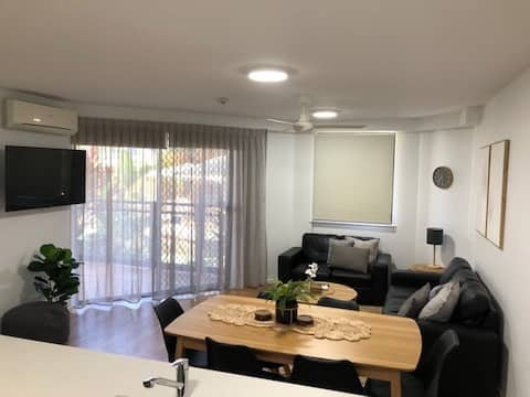 Top performing Airbnb: Renovated 2 bedroom poolside apartment in Mooloolaba