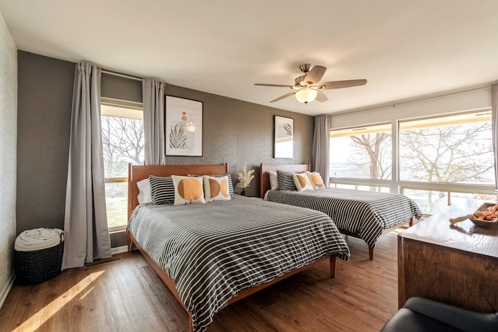 These beds are very comfortable and the bedroom offers plenty of space for 4 guests and overlooking views.