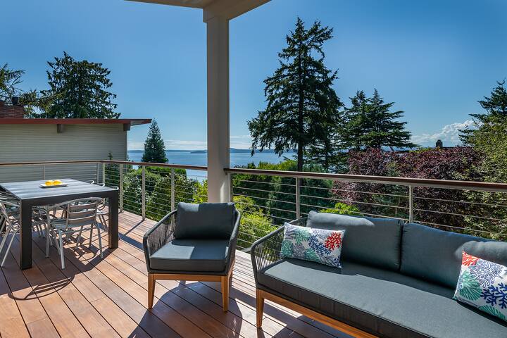 New Seattle Luxe Home with Stunning Ocean Views! gallery image 5