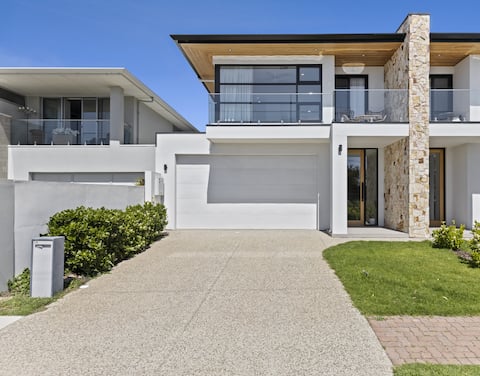 Swainson on Lexington - 200m to Beach!