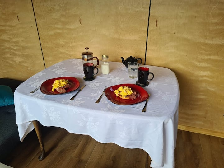 Kereru Landing 
Adorable One Bedroom Cabin - Waiuku