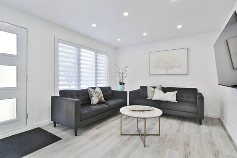 Pool Table | Gorgeous |  Parking | Clean