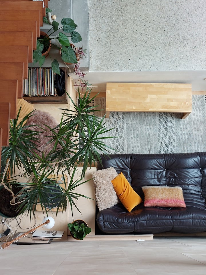 Stylish City Home - Geel