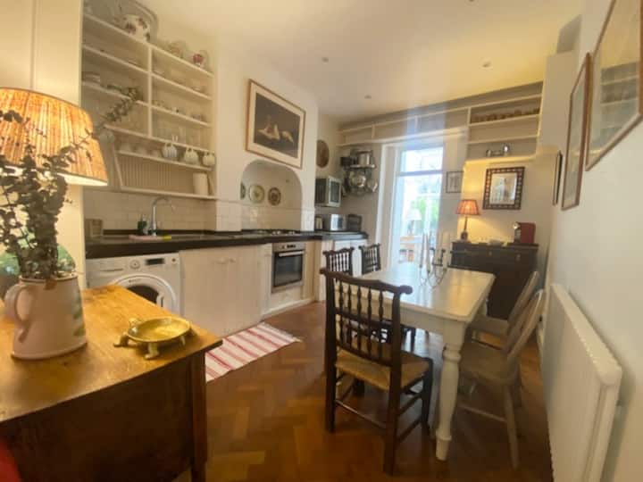 The Red Apartment Condominiums for Rent in Greater London, England