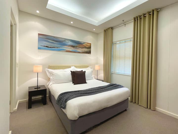 Bedroom linen made of 400TC cotton percale. Extra blankets, hangers and heater for cooler days.