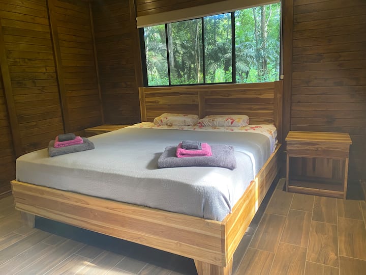 Camera da letto principale
- Letto matrimoniale grande