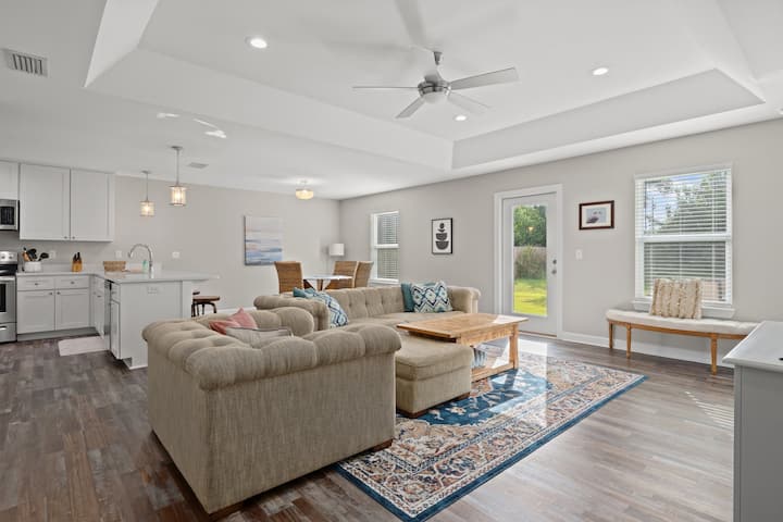 3 Minutes To St. Andrews Bay- Modern, Family Home - Panama City