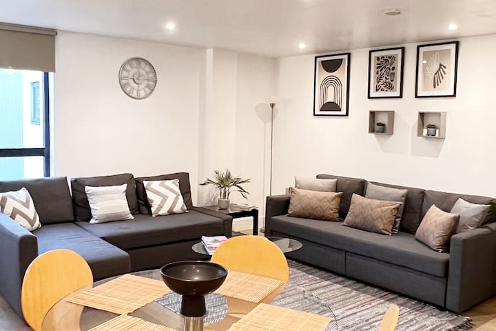 Amazing 2 bed apartment in heart of Covent Garden gallery image 3