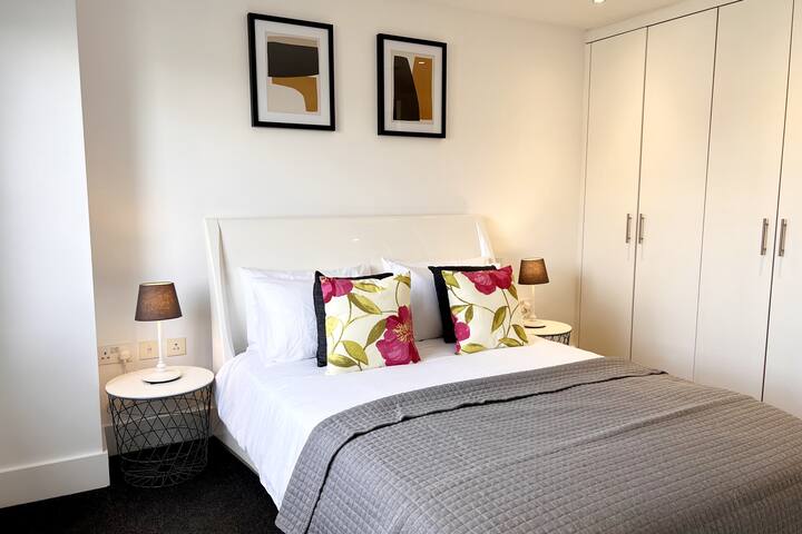 Amazing 2 bed apartment in heart of Covent Garden gallery image 4