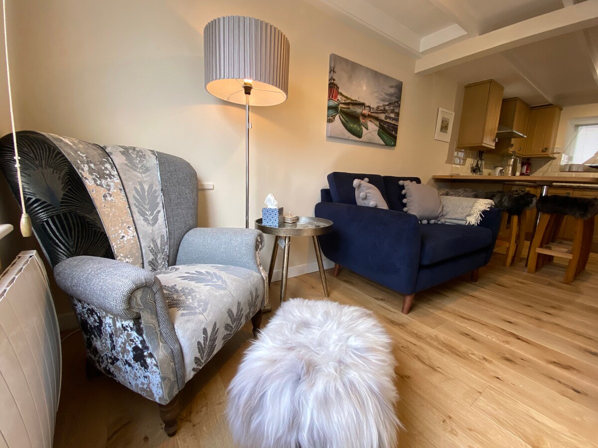 Successful Airbnb property: Grade 2 listed Fishermans cottage in Mevagissey in Mevagissey