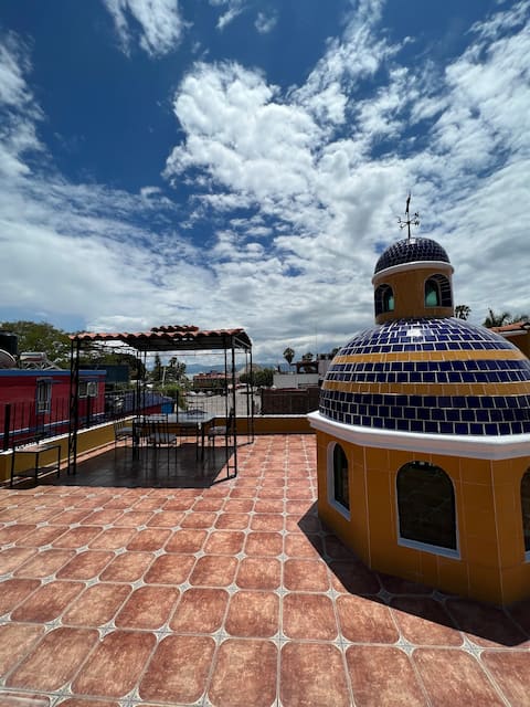 Cheerful house on the Chapala boardwalk