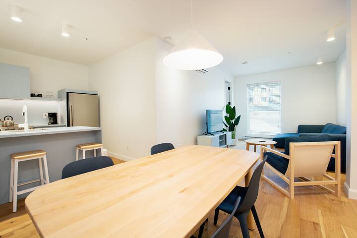 SF402 – Lofts St-François – Par Les Lofts Vieux-QC gallery image 3