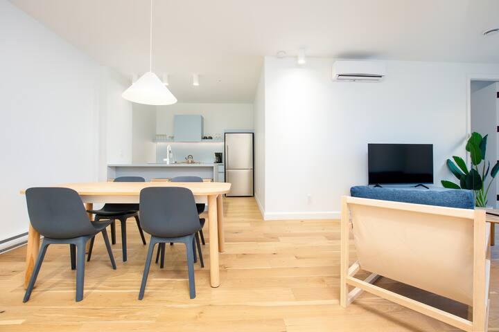 SF402 – Lofts St-François – Par Les Lofts Vieux-QC gallery image 5