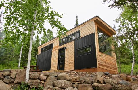Hillside Tiny Home with Private Sauna
