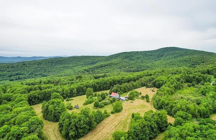 Hilltop Cabin on Barrows Road - Cabins for Rent in Northfield, Vermont ...