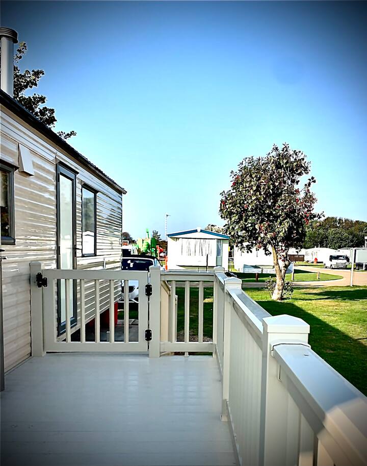 Affordable & accessible sea-side getaway