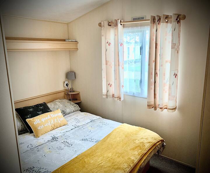 Affordable & accessible sea-side getaway