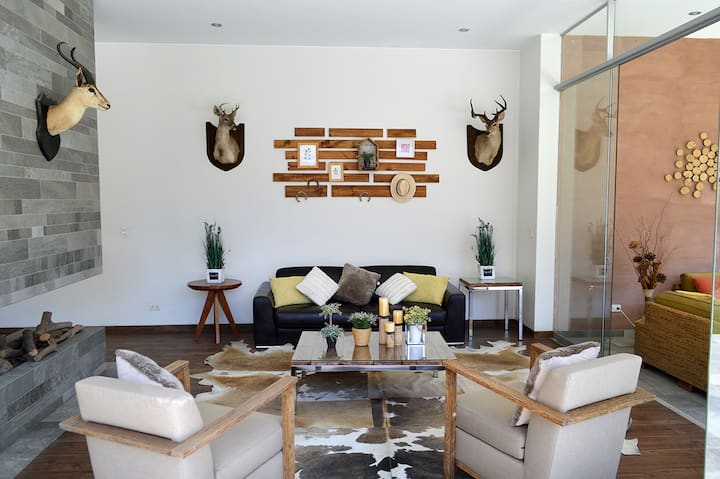Linda Casa De Campo Con Laguna Y Cancha De Tenis - Santa Eulalia