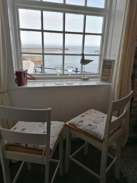 Top Airbnb: Views to die for at Garr End Cottage Staithes. in Hinderwell