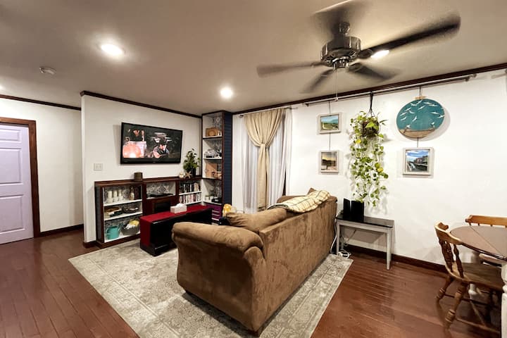 Adorable 2-bedroom home