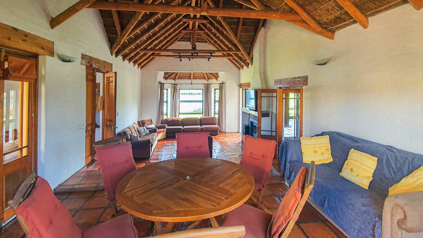 Holiday House on a dam in a secure country estate gallery image 2