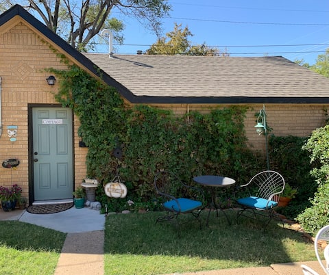 The Cottage - 
2 bedroom detached guest house