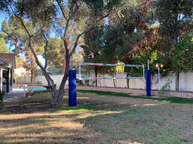 Private Getaway- 6 Bed/ Pool/Superbowl Package gallery image 5