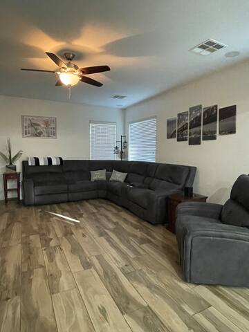 Luxurious 5 Bedroom Vegas Home w/Loft! Sleeps-14 gallery image 4