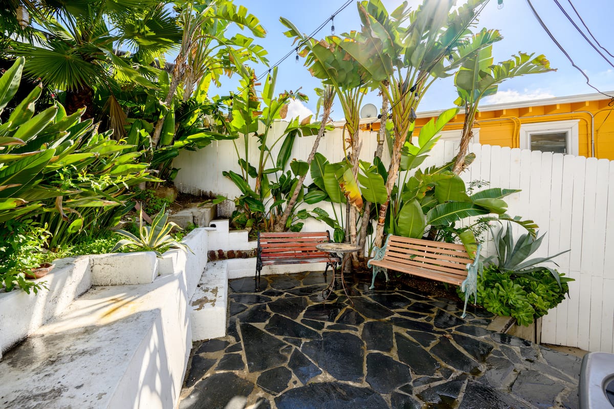 Living Room Detail Break