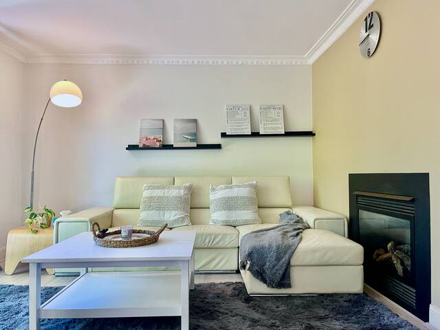 Entire Large Town House w/ Lots Resort Facilities gallery image 3