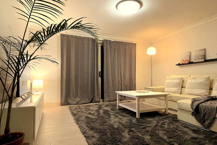 Entire Large Town House w/ Lots Resort Facilities gallery image 2