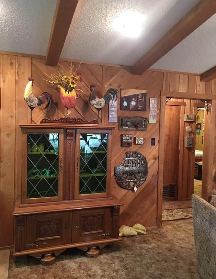 Cozy But Spacious 2 Bedroom Cabin With Hot Tub - Nuevo México