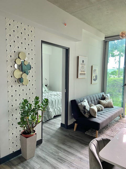 Amazing unit, Two Bedroom, Near to the airport