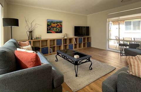 Fully furnished & centrally located 3 bedroom unit