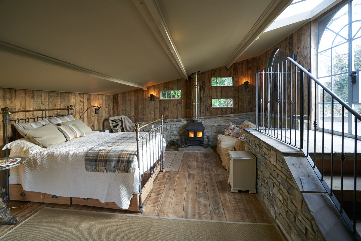 Top Airbnb: THE SHED - Idyllic self-contained rural retreat. in Warwickshire