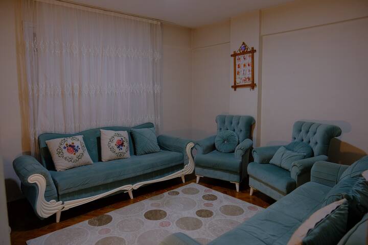 Merhaba evimiz ulaşıma el verişlidir.