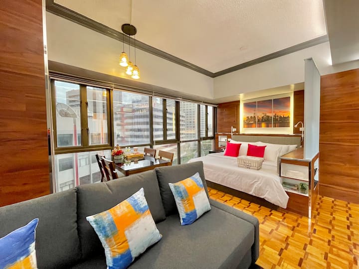 King Bed Corner Oasis Greenbelt Condominiums for Rent in Makati