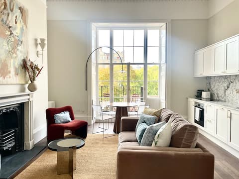 Successful Airbnb property: Pulteney Bridge Suites - Apartment 2 in Bathampton