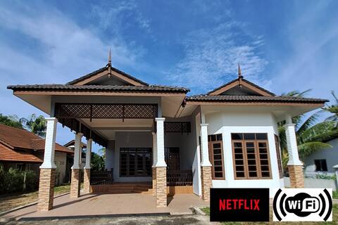 ZN Homestay Gong Badak - Free WiFi