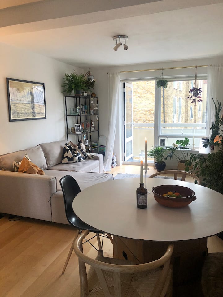 Lovely one bedroom Angel apartment with balcony Condominiums for Rent