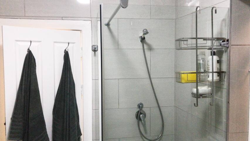 Down by the River – 2 Bedroom apartment gallery image 3