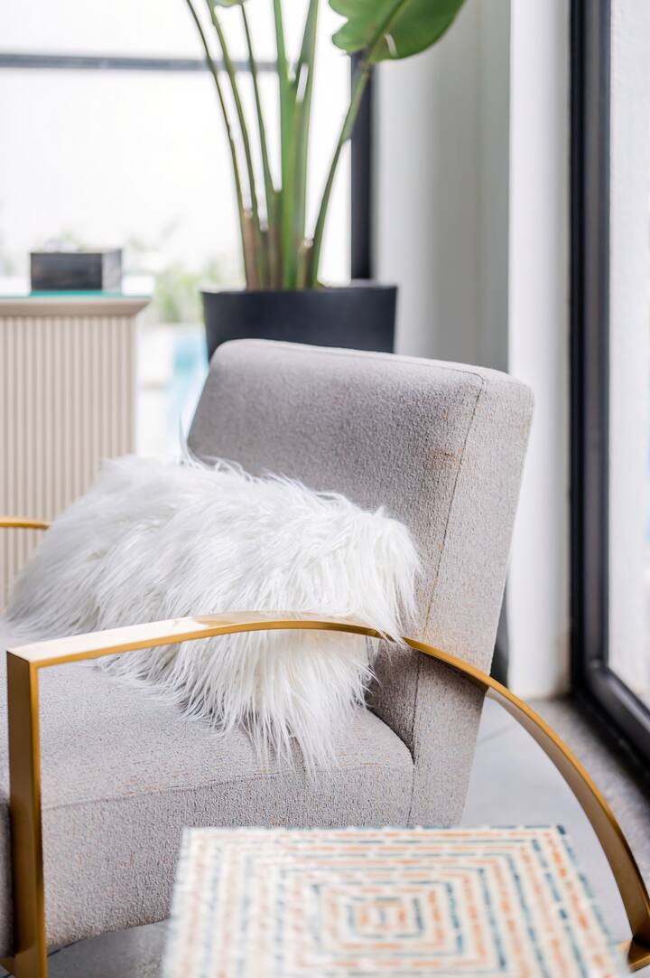 Living room image 6