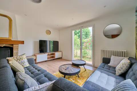 Beautiful Villa – Fireplace – Banks of the Seine – RER D